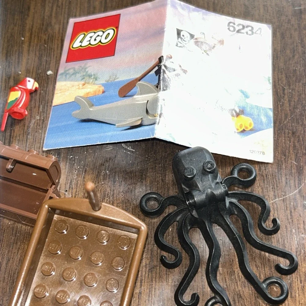 Vintage Lego Pirate & Imperial Soldier Minifigure Lot Boat, Monkey Shark Captain